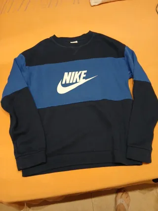 Pack Nike: 1 pantalon Air Negro y 6 sudaderas