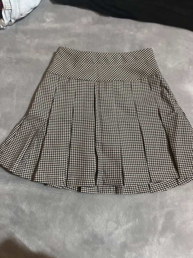 Falda de cuadros plisada