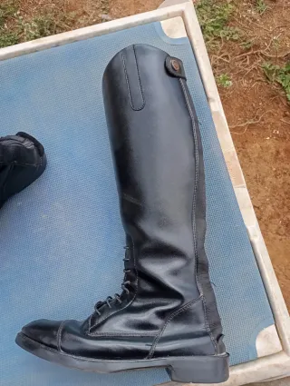 Botas de equitación de cuero negro. Talla 38