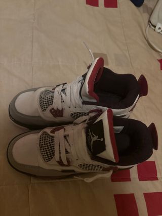 Zapatillas Jordan Rojas y Blancas