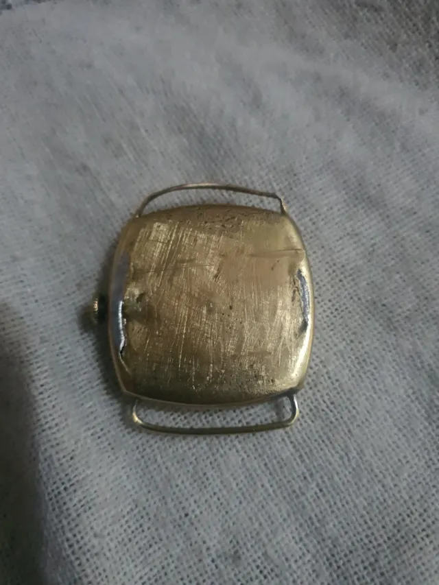 Orologio antico dorato per pezzi