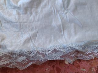 Camisola azul con encaje