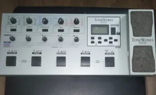 Pedalera Multiefectos Korg ToneWorks AX1000G