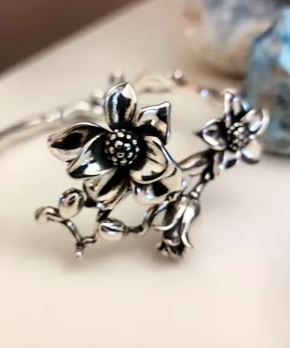 Pulsera de Plata con Flores