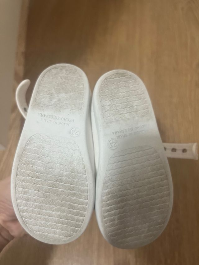 Zapatos blancos bebé niña