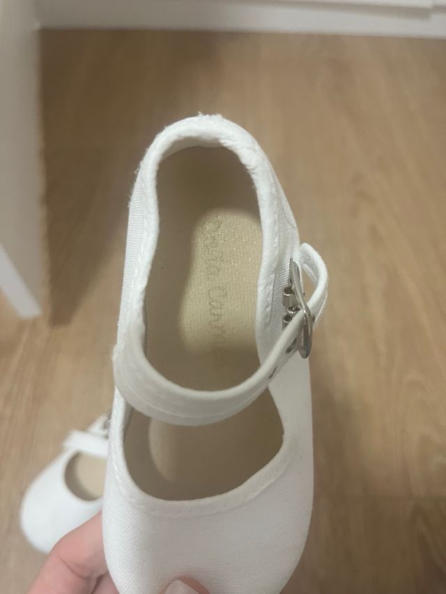Zapatos blancos bebé niña