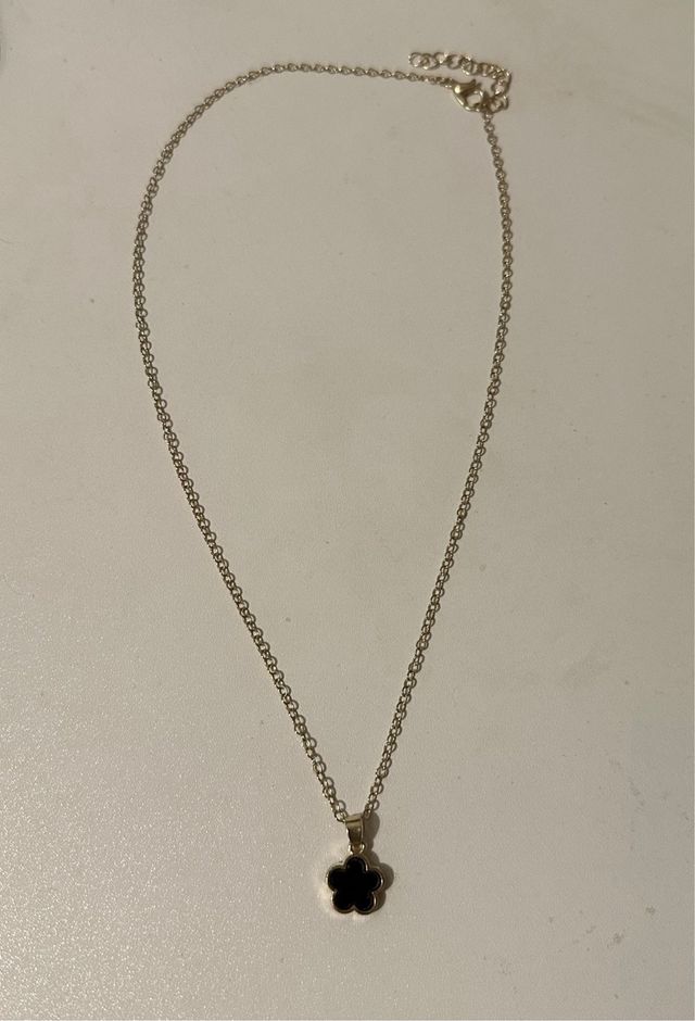 Collar Van Cleef & Arpels Flor Negra Plata