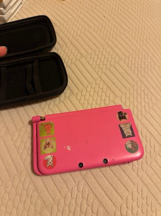 Nintendo 3DS Rosa para Reparar + funda de regalo