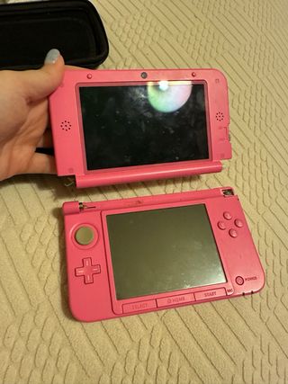 Nintendo 3DS Rosa para Reparar + funda de regalo