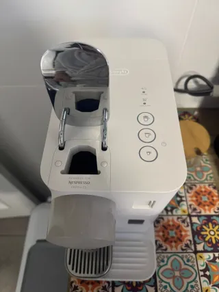 Cafetera Nespresso Lattissima One