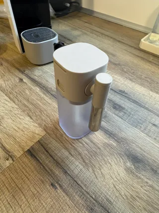 Cafetera Nespresso Lattissima One