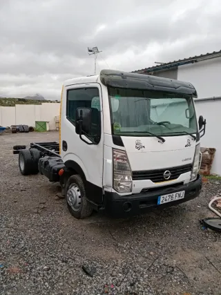 Camión Nissan Cabstar