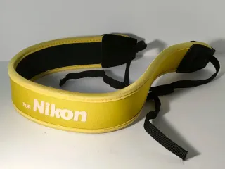 Tracolla Nikon Gialla