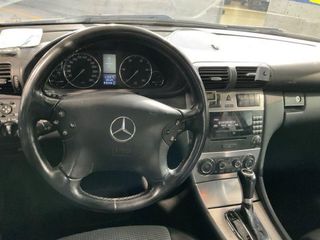 Mercedes-Benz Clase C 2005