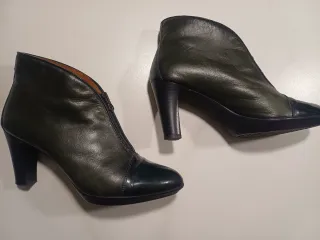 Botines de cuero verde oscuro talla 40