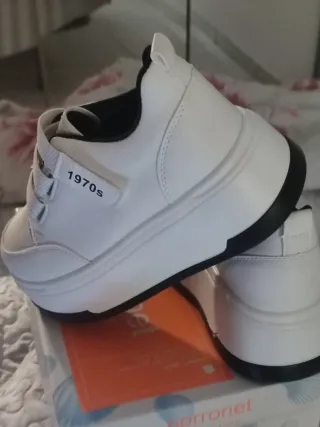Deportivas blancas con velcro 1970s y plataforma