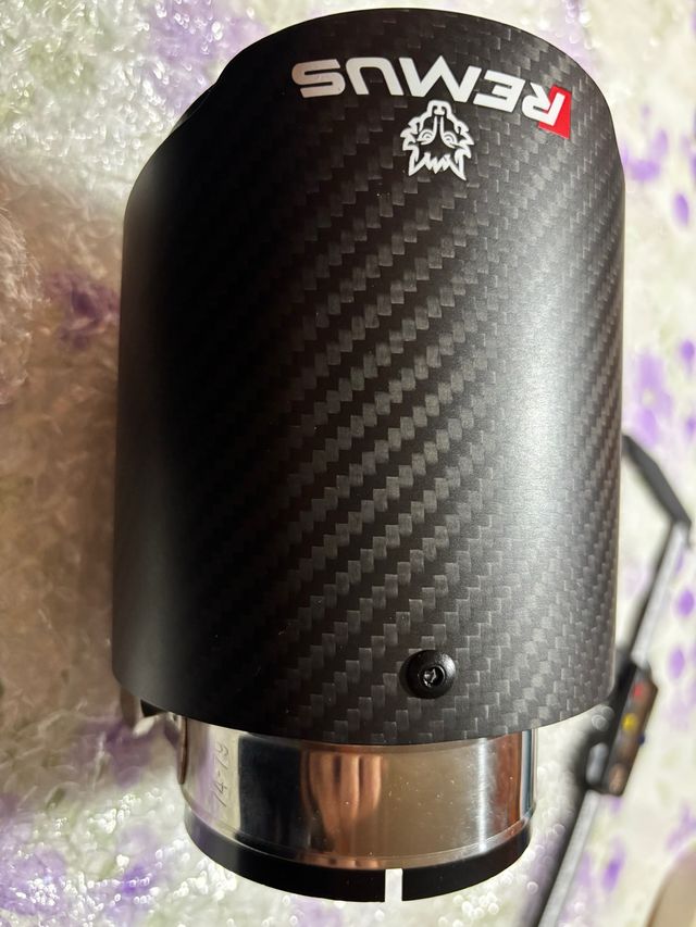 Tubo de escape VREMUS carbono