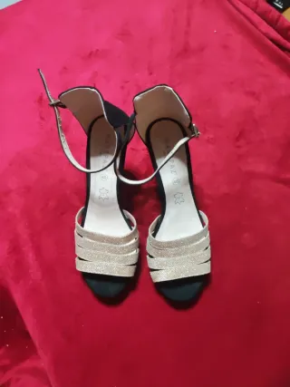 Zapatos tacón señora 40 ante negro y dorado