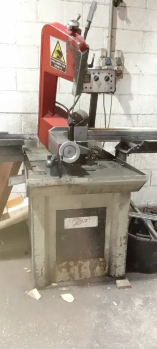 Sierra de corte. Apta corte nateriales alta resist