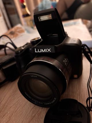 Cámara Panasonic Lumix FZ48 Negra