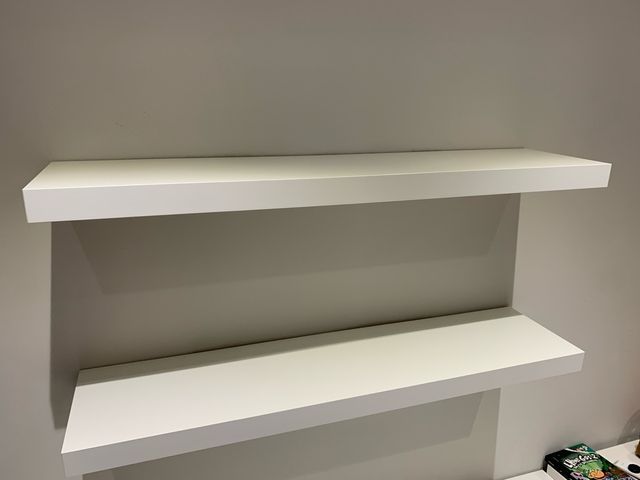 Estantería flotante madera blanca