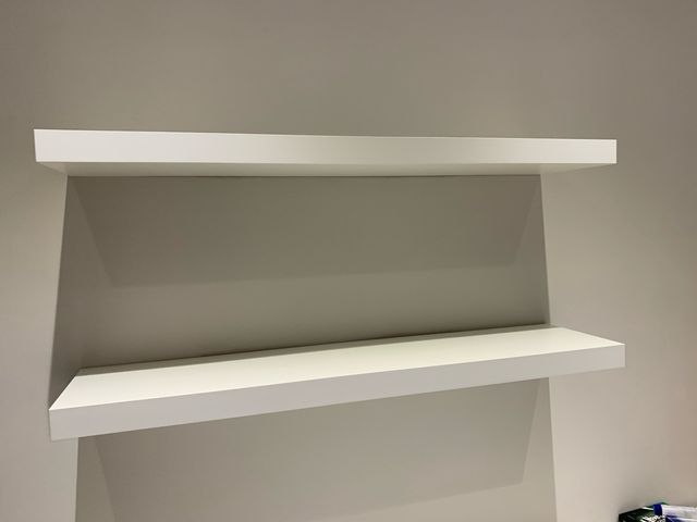 Estantería flotante madera blanca