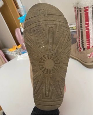 Botas de pelo beige y multicolor