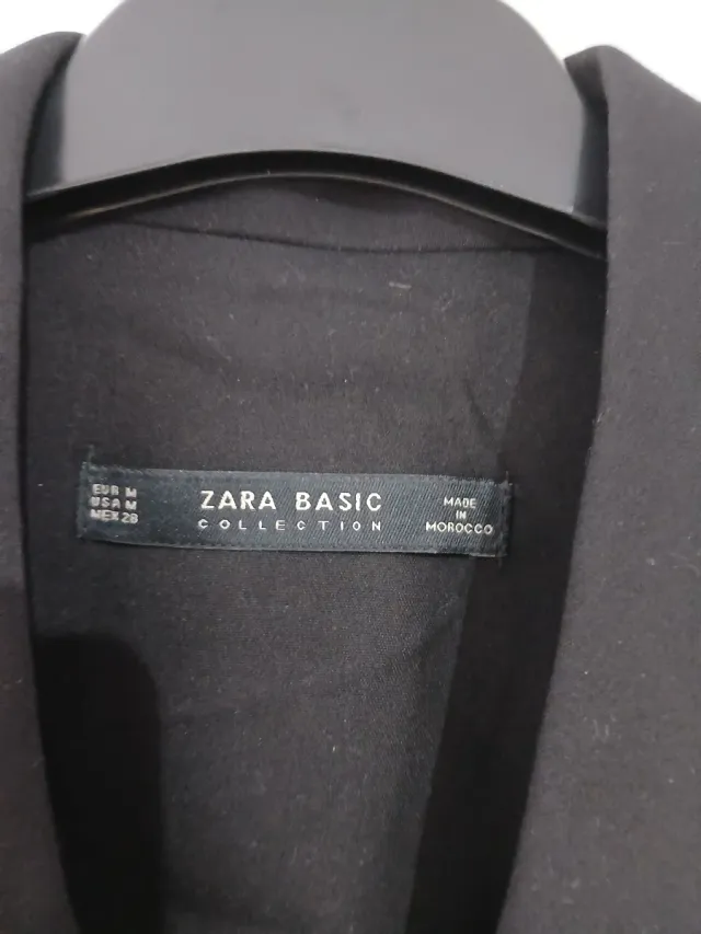 Mono tipo blazer Zara negro con encaje