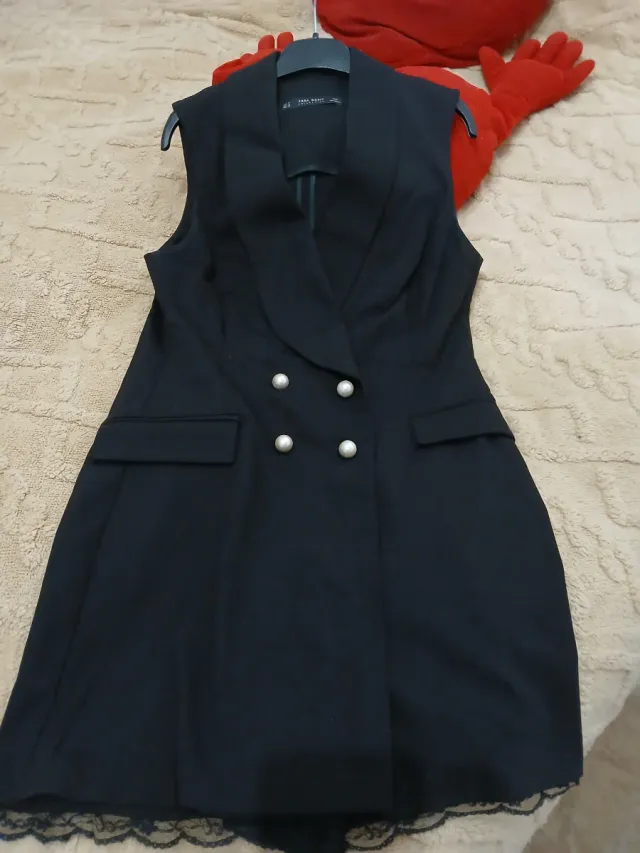 Mono tipo blazer Zara negro con encaje