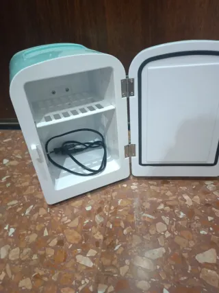 Nevera mini color turquesa