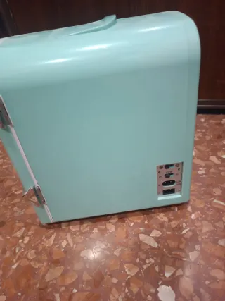 Nevera mini color turquesa