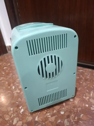 Nevera mini color turquesa