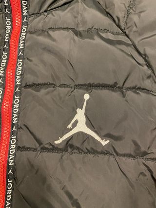 Plumas Jordan Negra y Roja talla 12/13 años