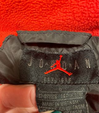 Plumas Jordan Negra y Roja talla 12/13 años