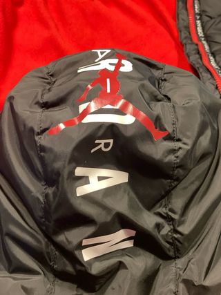 Plumas Jordan Negra y Roja talla 12/13 años