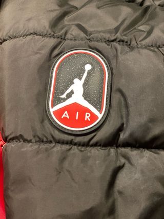 Plumas Jordan Negra y Roja talla 12/13 años