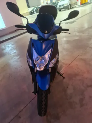 Moto Kymco Agility 125 Azul