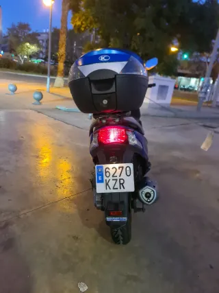 Moto Kymco Agility 125 Azul