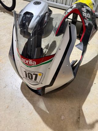 Carenado circuito Aprilia RSV1000R