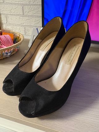 Zapatos Peep Toe Angel Alarcon Negros