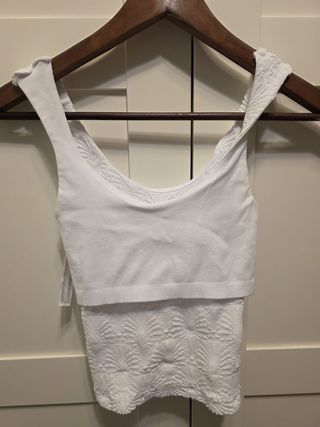 Camiseta tirantes Urban Outfitters blanca