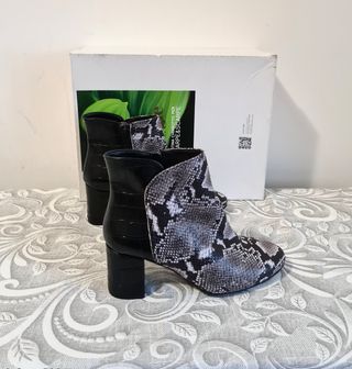 Stivaletto tacco ecopelle nero/grigio tg.36