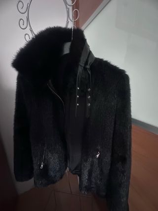 Chaquetón negro Zara