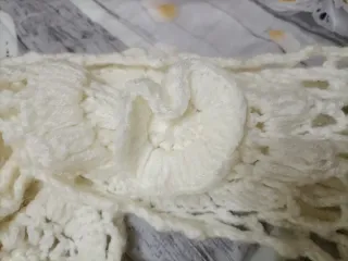 Sciarpa floreale con frange