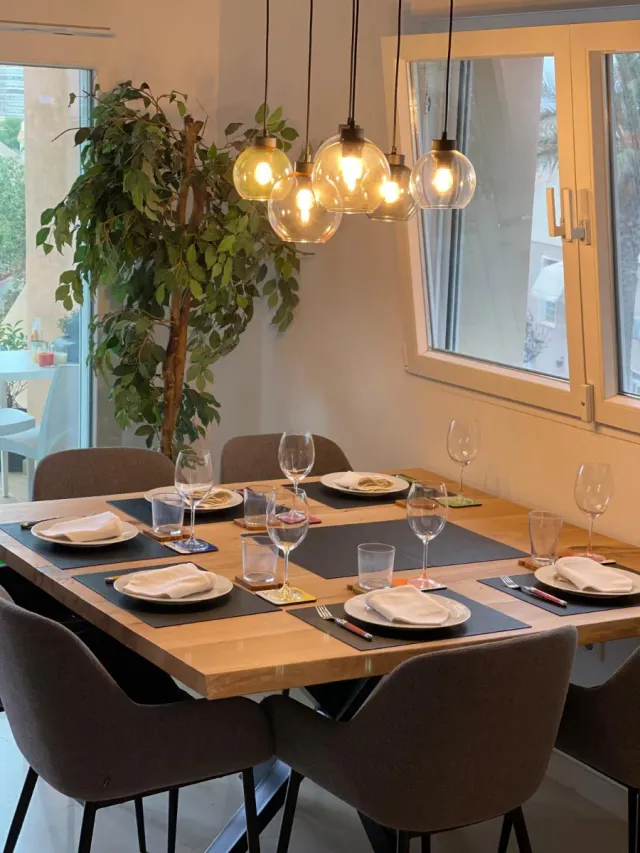 Tavolo da pranzo design in legno e metallo