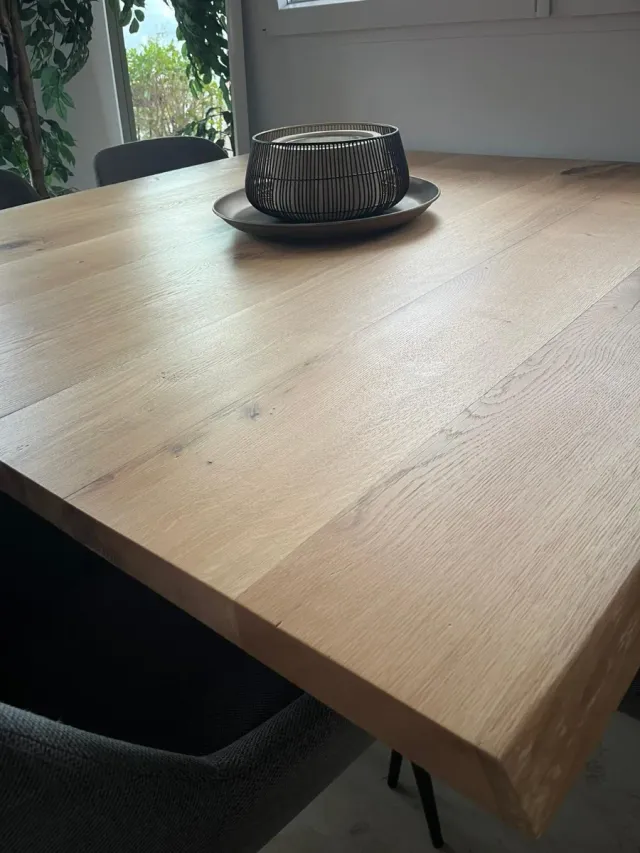 Tavolo da pranzo design in legno e metallo