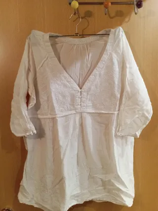 Blusa blanca bordada