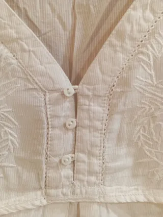 Blusa blanca bordada