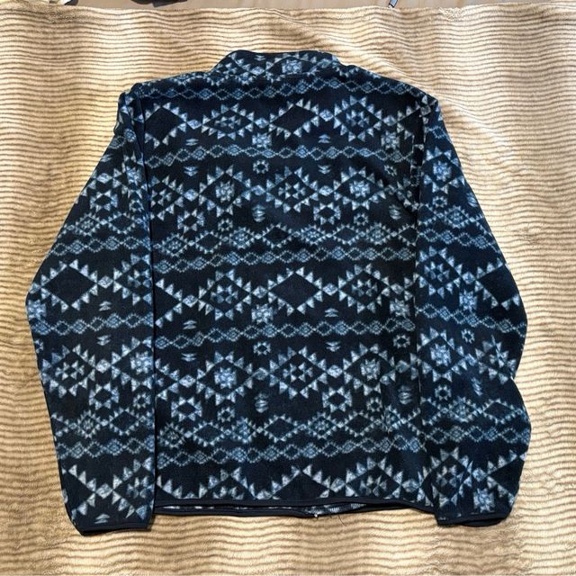 Forro polar estampado azul y blanco