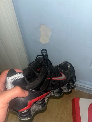 Nike Shox Talla 46 Negro/Rojo